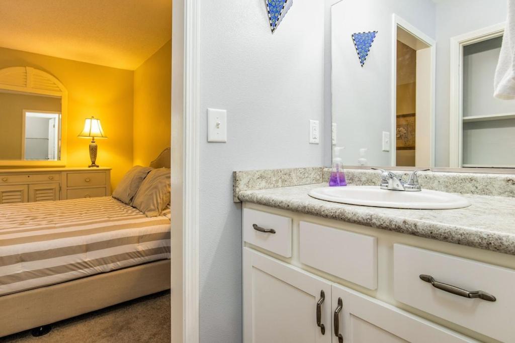 Emerald Coast Vacation Station * Pensacola